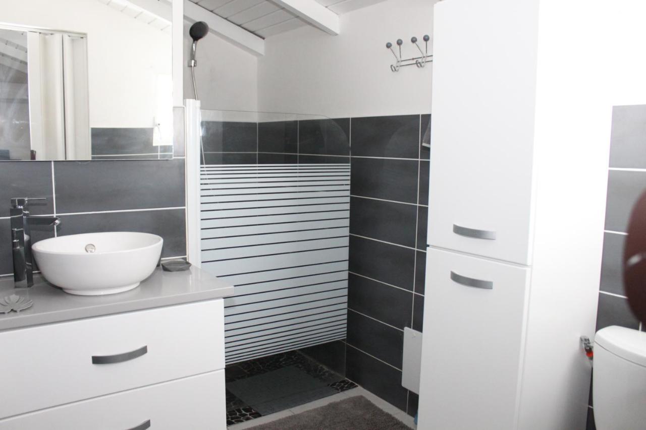 Lauraym 1 Otel Baie-Mahault Dış mekan fotoğraf